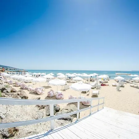 Apartament Premier Beach- Bastetbs